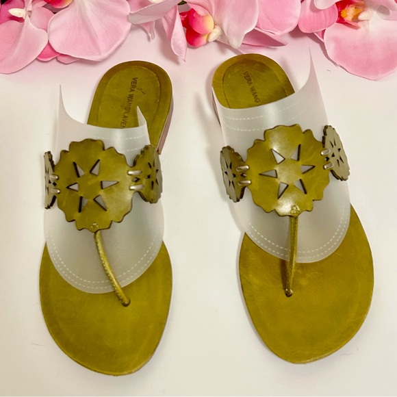 Vera Wang Green Leather Cutout Sandals Size 8.5M Elegant Designer Flats - Picture 7 of 8